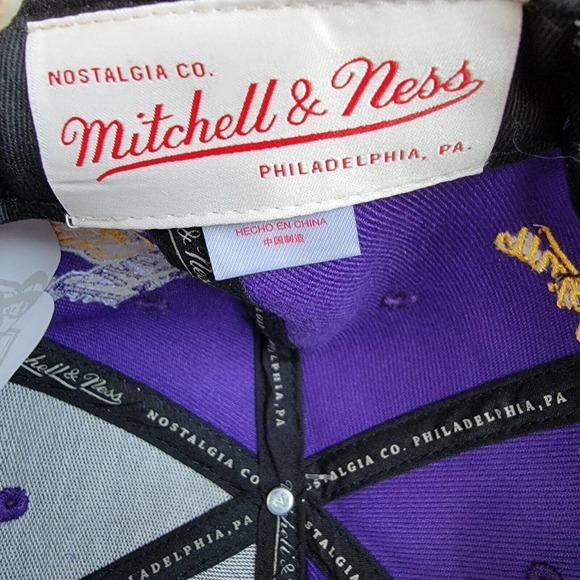 Mitchell & Ness Los Angeles Lakers Patch Overload Snapback Purple Yellow NWT - Picture 7 of 9